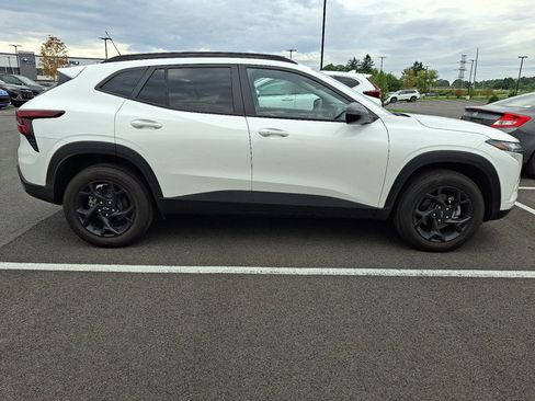 Used 2026 Chevrolet Trax LT w/ Driver Confidence Package FWD image 8