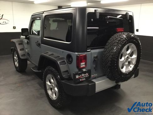 Used 2015 Jeep Wrangler Sahara w/ Connectivity Group AWD/4WD image 7