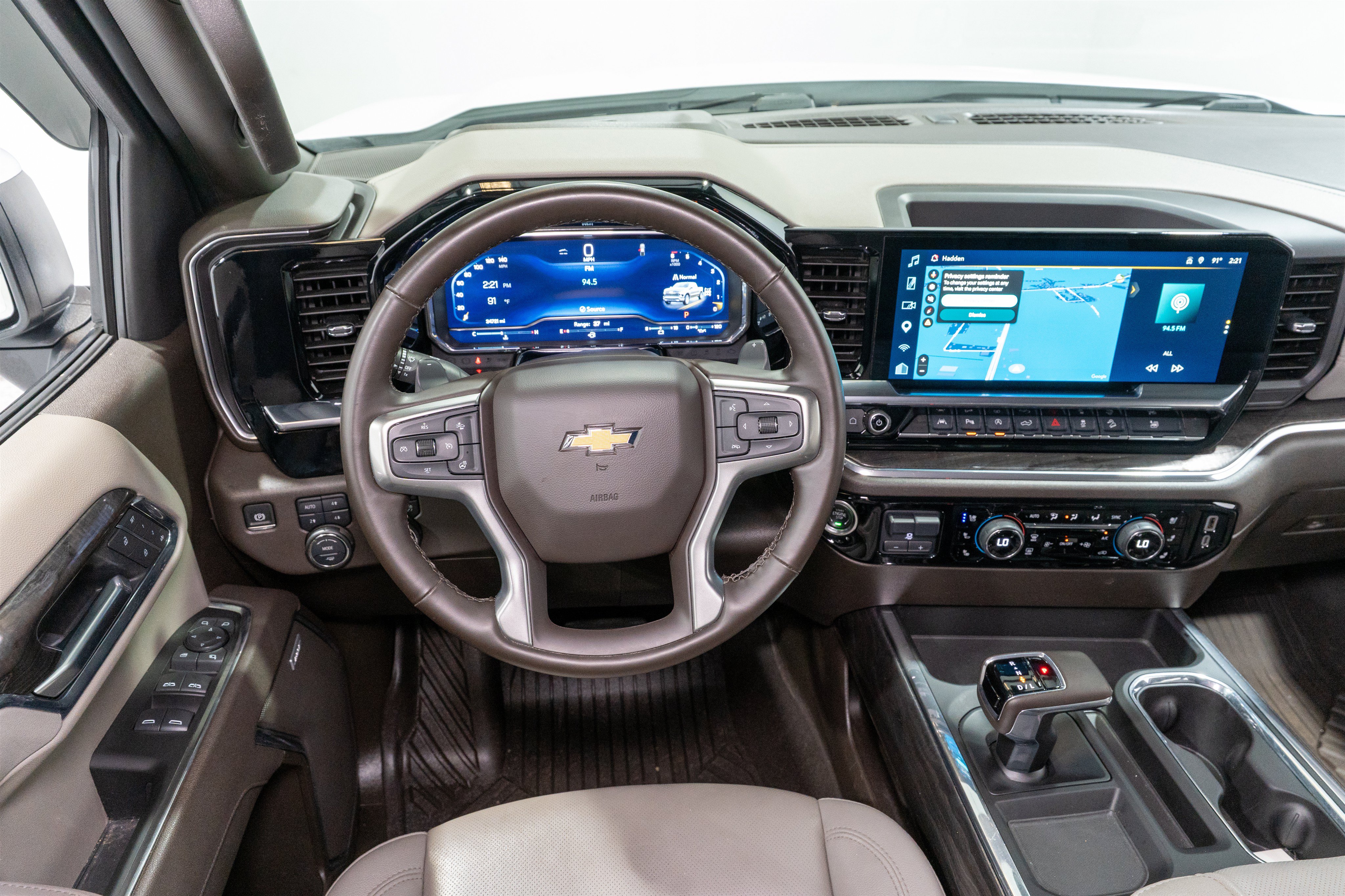 Used 2025 Chevrolet Silverado 1500 LTZ AWD/4WD image 12