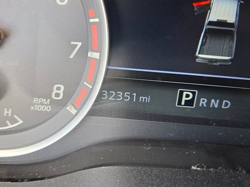 Used 2024 Nissan Titan SV w/ SV Convenience Package RWD image 28