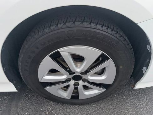 Used 2016 Toyota Prius Two FWD image 23
