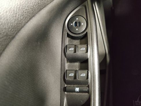 Used 2016 Ford Focus SE w/ SE Sport Package image 27