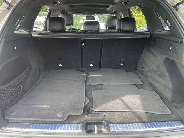 Used 2019 Mercedes-Benz GLC 300 4MATIC image 9