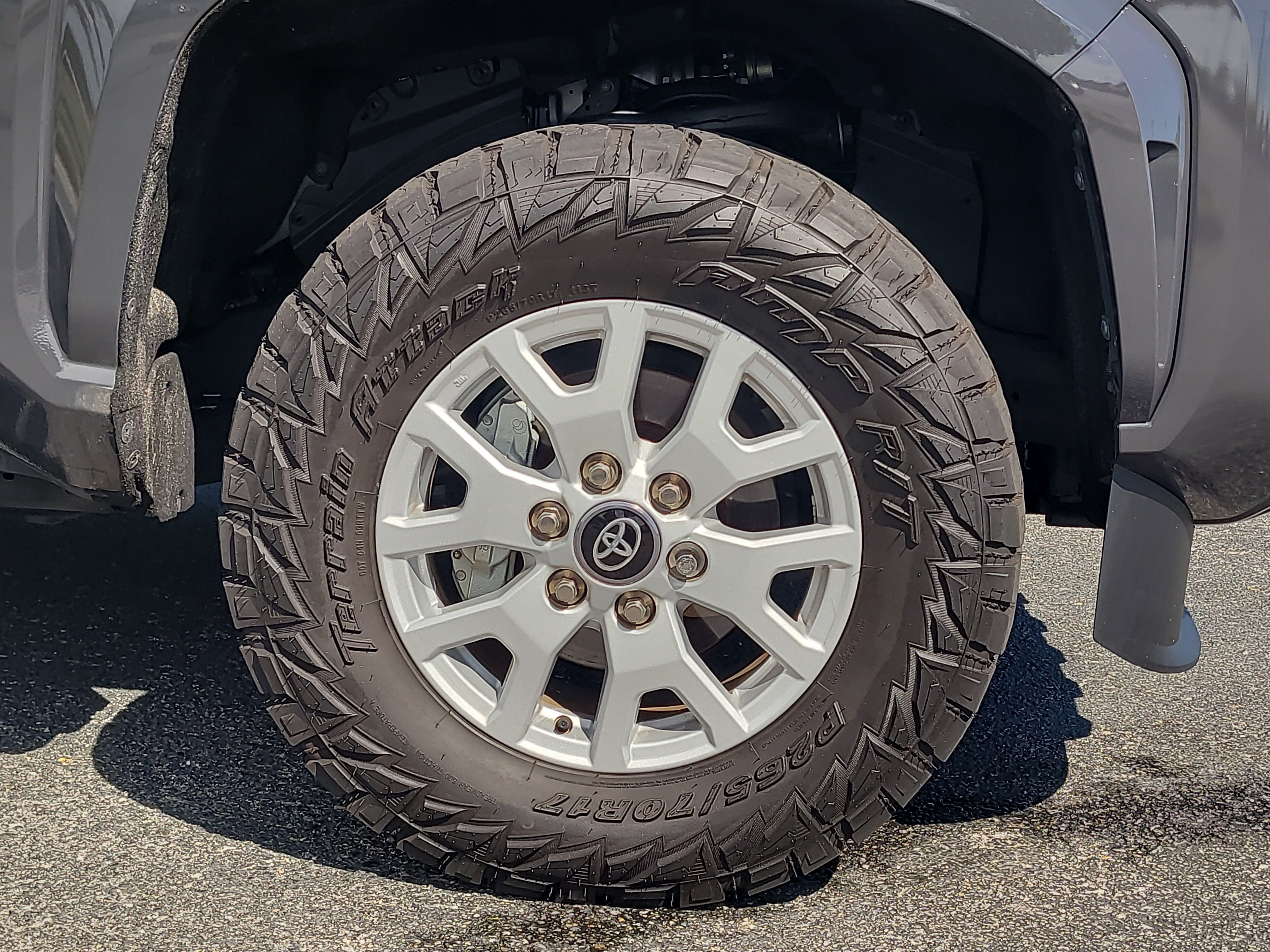 Used 2025 Toyota Tacoma SR5 RWD image 9