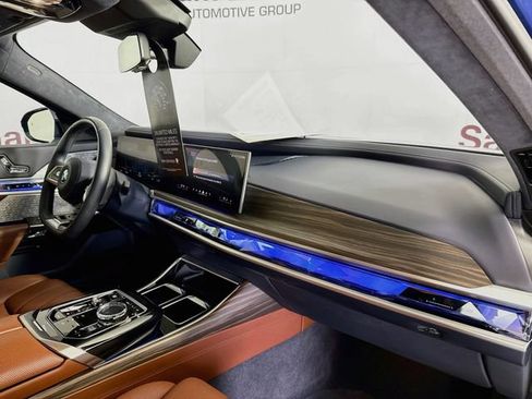 Certified 2023 BMW i7 xDrive60 w/ Executive Package 2 AWD/4WD image 31