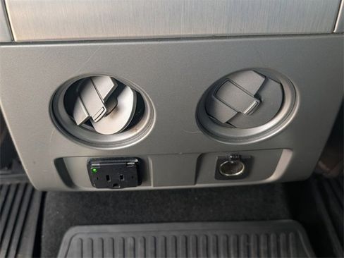 Used 2011 Ford F150 Platinum image 24