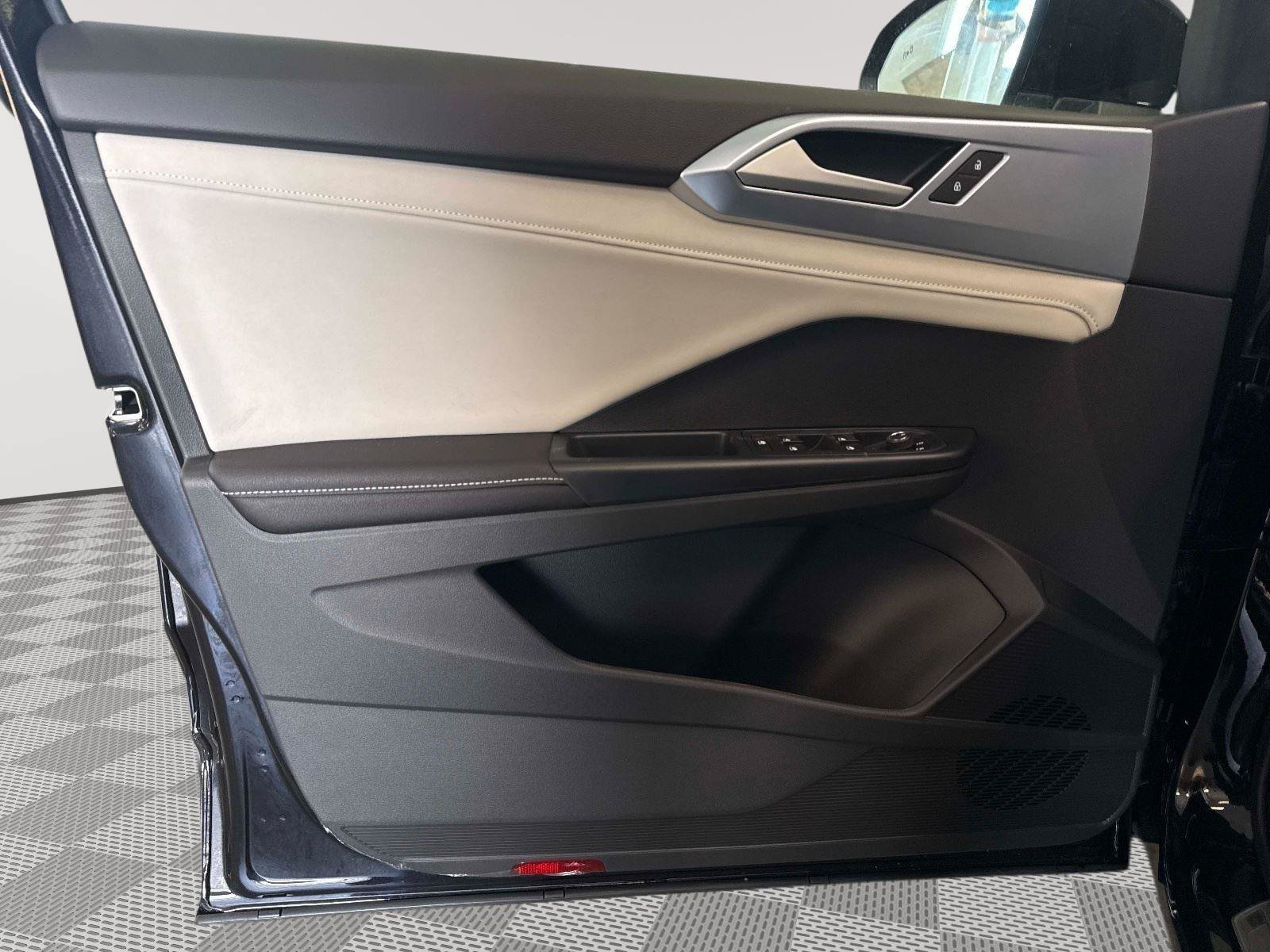 New 2026 Volkswagen Taos SE AWD/4WD image 19