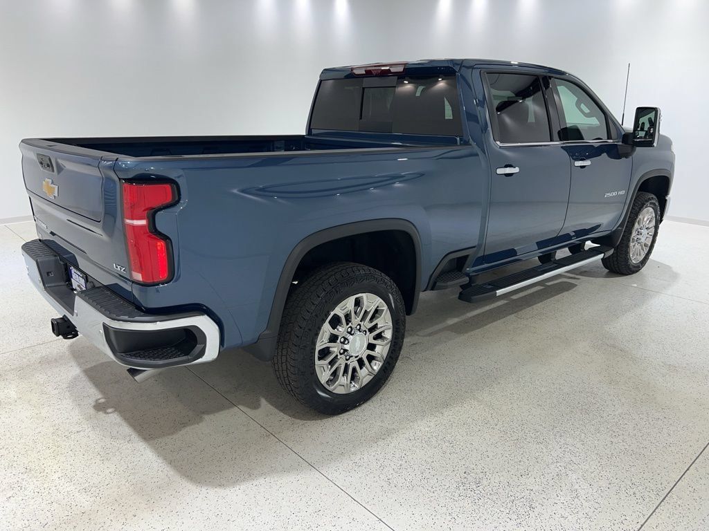 Used 2025 Chevrolet Silverado 2500 LTZ w/ LTZ Premium Package AWD/4WD image 5