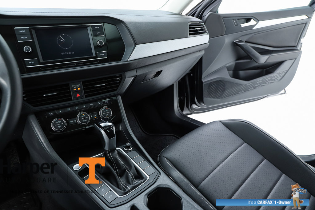 Used 2024 Volkswagen Jetta SE w/ Panoramic Sunroof Package FWD image 23