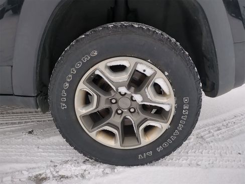 Certified 2019 Jeep Cherokee Trailhawk w/ Cold Weather Group image 14