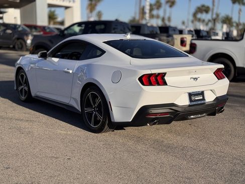 Certified 2025 Ford Mustang Coupe image 10