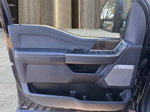 Used 2024 Ford F250 Lariat image 8