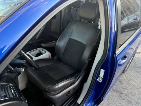 Used 2020 Dodge Grand Caravan SXT image 7