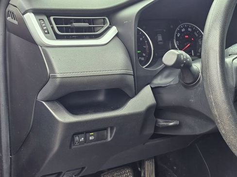 Used 2021 Toyota RAV4 XLE image 19