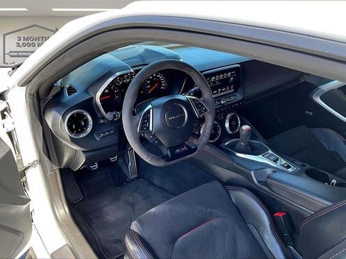Used 2018 Chevrolet Camaro ZL1 RWD image 17