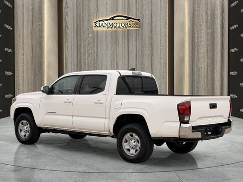 Used 2022 Toyota Tacoma SR5 RWD image 5