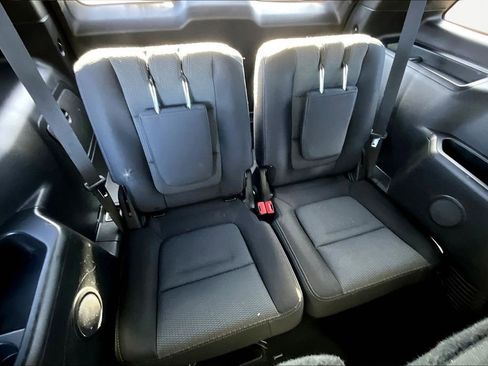 Used 2017 Ford Explorer XLT w/ Equipment Group 201A image 30