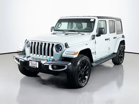 Used 2023 Jeep Wrangler Unlimited Sahara w/ Cold Weather Group AWD/4WD image 3
