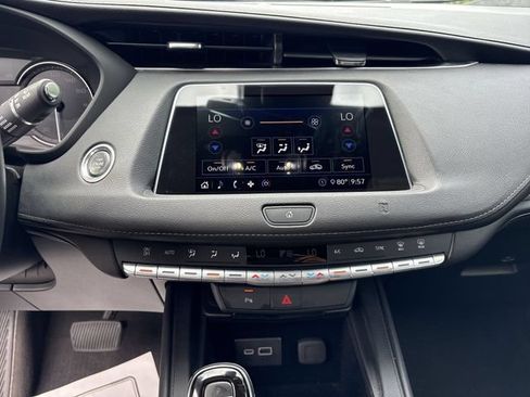 Used 2020 Cadillac XT4 Premium Luxury AWD/4WD image 19