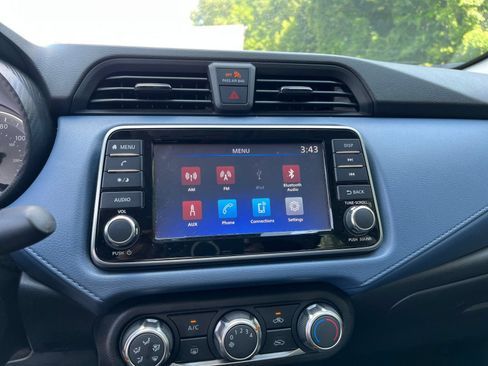 Used 2025 Nissan Versa SV FWD image 16