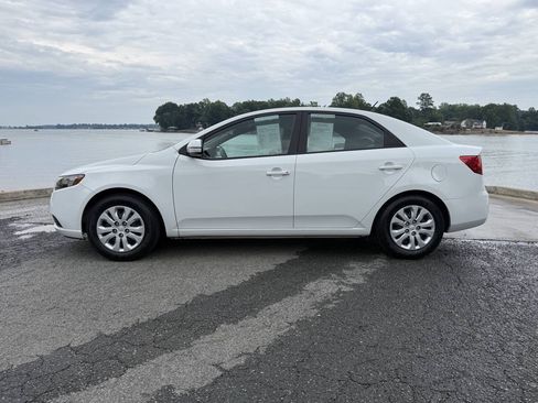 Used 2013 Kia Forte EX FWD image 4