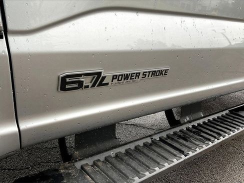 Used 2024 Ford F250 XLT image 11