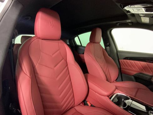 New 2025 Maserati Grecale Modena image 37