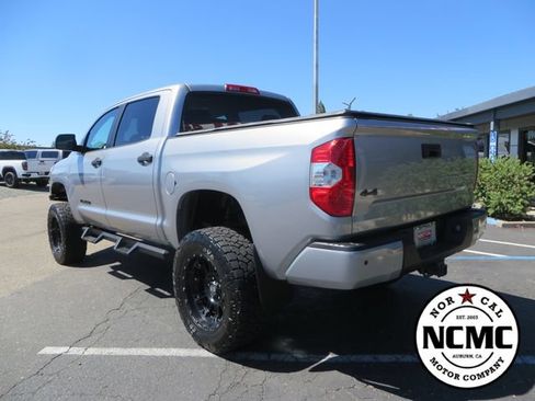 Used 2018 Toyota Tundra SR5 w/ SR5 Upgrade Package AWD/4WD image 3
