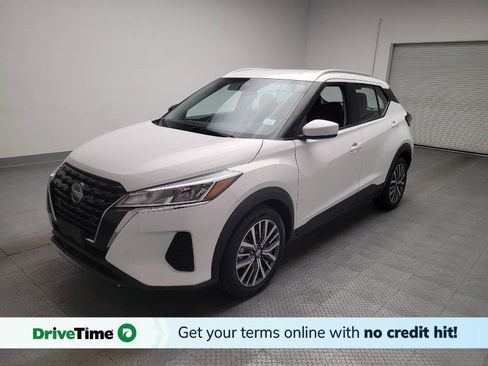 Used 2021 Nissan Kicks SV FWD image 1