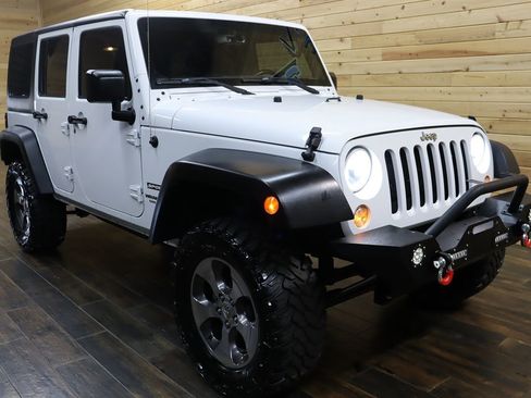 Used 2017 Jeep Wrangler Unlimited Sport w/ Quick Order Package 24S AWD/4WD image 2