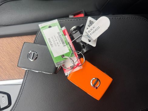 Certified 2023 Volvo XC90 T8 Plus w/ Protection Package Premier image 34