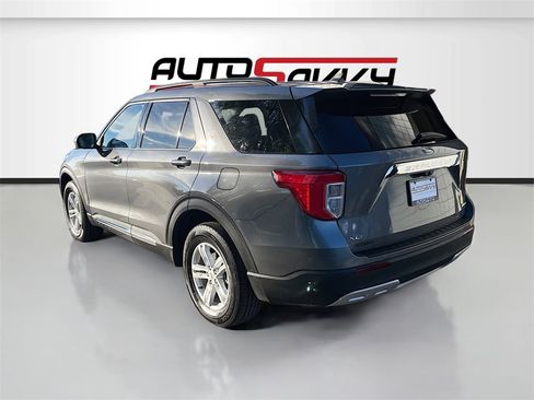 Used 2024 Ford Explorer XLT w/ Equipment Group 202A image 5