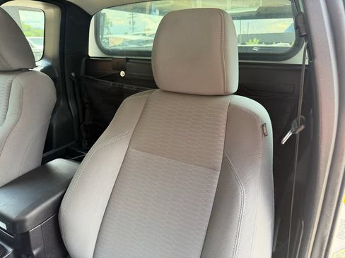 Used 2016 Toyota Tacoma SR RWD image 28
