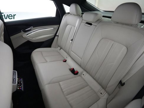 Used 2024 Audi Q8 e-tron Premium Plus w/ Premium Plus Package AWD/4WD image 24