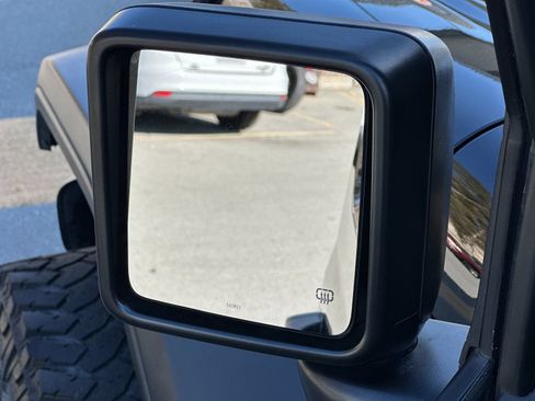 Used 2021 Jeep Gladiator Rubicon AWD/4WD image 38