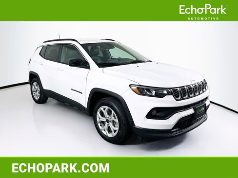 Used 2025 Jeep Compass Latitude image 1