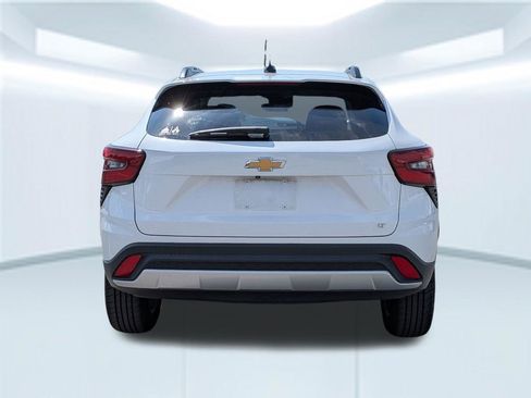 Used 2024 Chevrolet Trax LT w/ Driver Confidence Package image 5