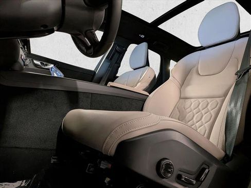 New 2026 Volvo XC60 B5 Plus w/ Climate Package image 4