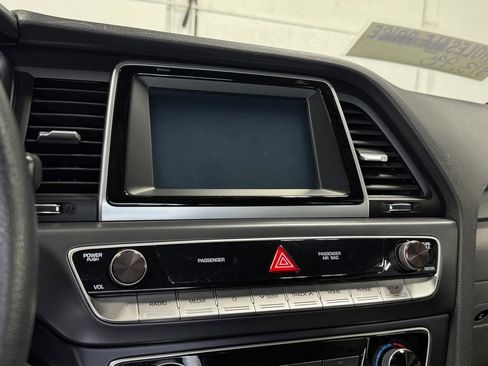 Used 2018 Hyundai Sonata SE w/ Cargo Package FWD image 19