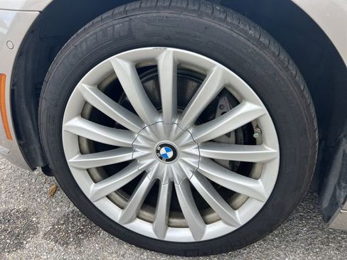 Used 2017 BMW 740i image 33