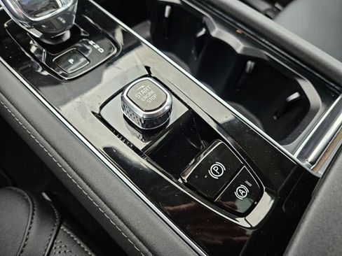 Certified 2025 Volvo XC90 B6 Plus AWD/4WD image 29