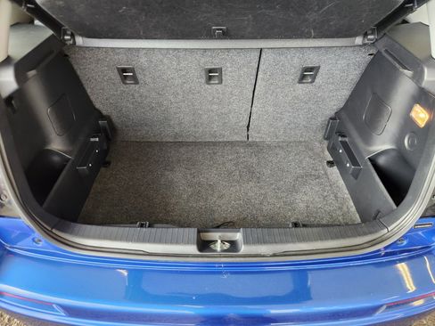 Used 2012 Suzuki SX4 Premium image 11