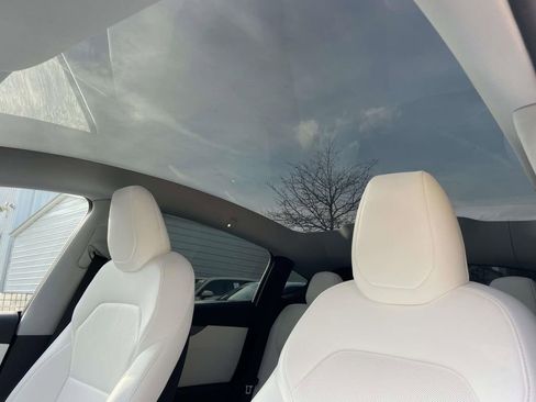 Used 2026 Tesla Model Y 2WD image 18