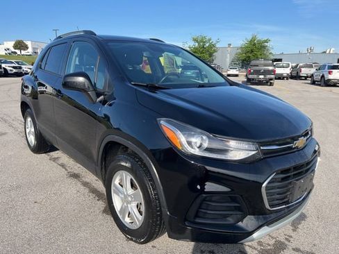 Used 2022 Chevrolet Trax LT w/ LT Convenience Package AWD/4WD image 1