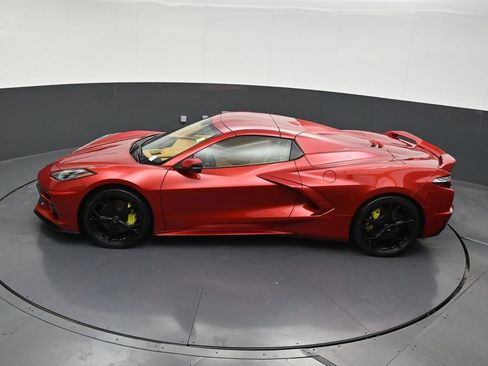 Used 2022 Chevrolet Corvette Stingray Premium Conv w/ Z51 Performance Package RWD image 18
