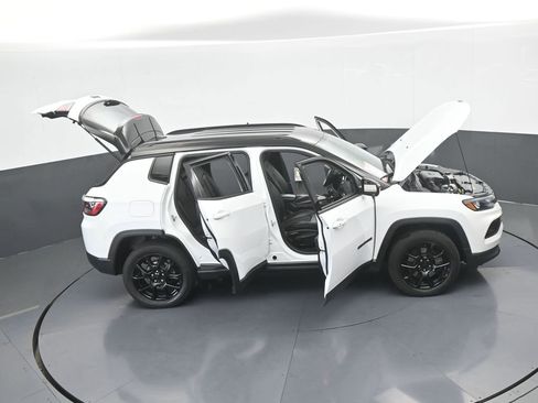 Used 2023 Jeep Compass Altitude image 68