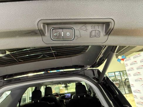 Used 2023 Ford Explorer XLT w/ Equipment Group 202A AWD/4WD image 38
