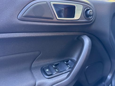 Used 2014 Ford Fiesta SE w/ Equipment Group 201B FWD image 11