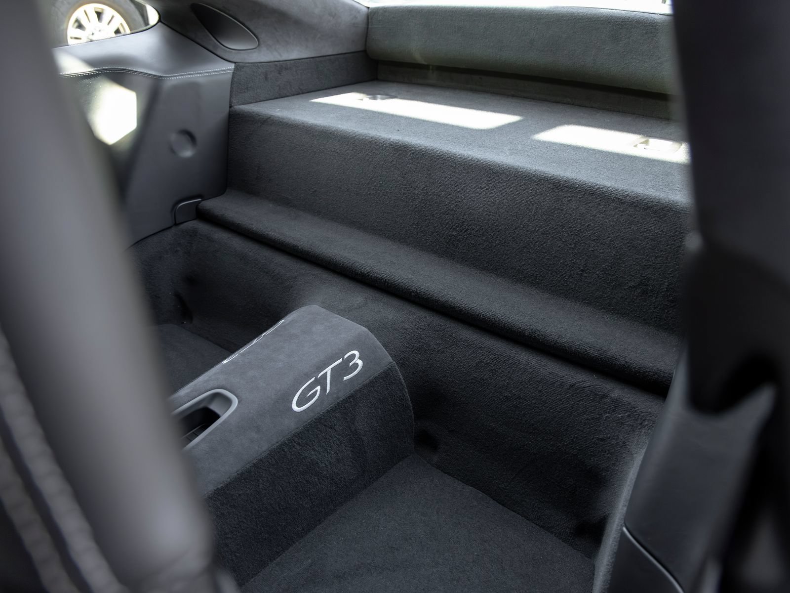 Certified 2015 Porsche 911 GT3 RWD image 40