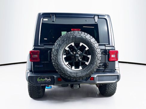 Used 2024 Jeep Wrangler Unlimited Rubicon 4xe w/ Technology Group AWD/4WD image 7